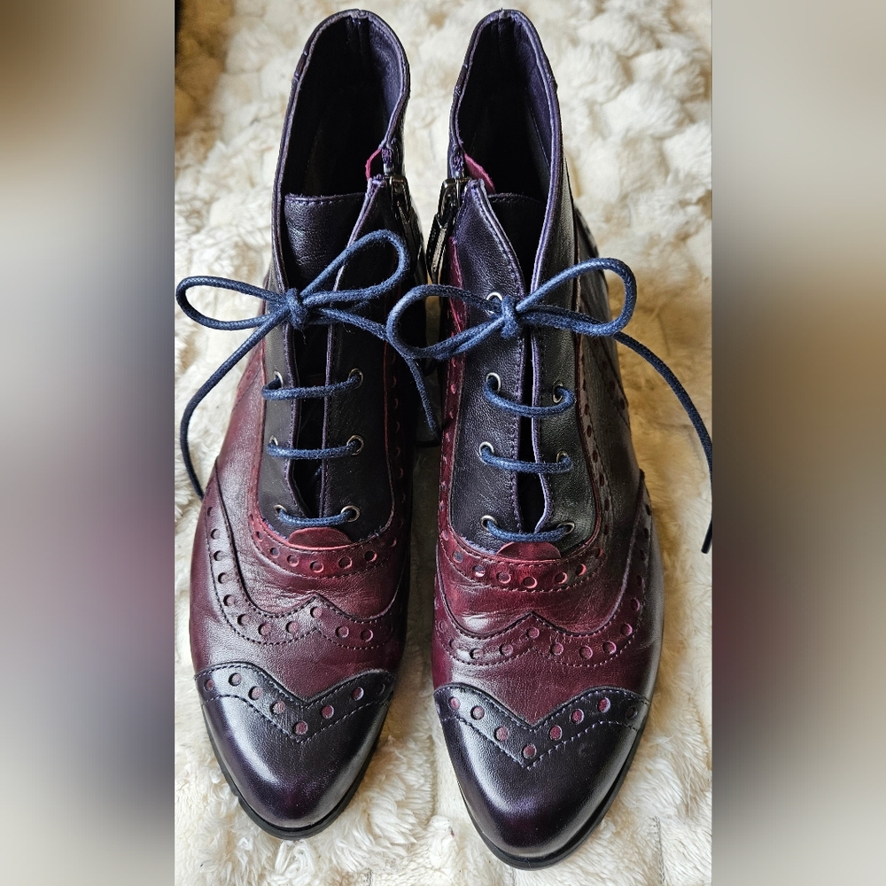 Regarde Le Ciel Lace-Up Brogue Ankle Boots in Burgundy and Black Size 36